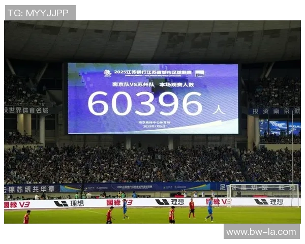 南京篮球队团队协作引发热议球迷对战术配合与球员默契提出不同看法 南京篮球队团队协作引发热议球迷对战术配合与球员默契提出不同看法