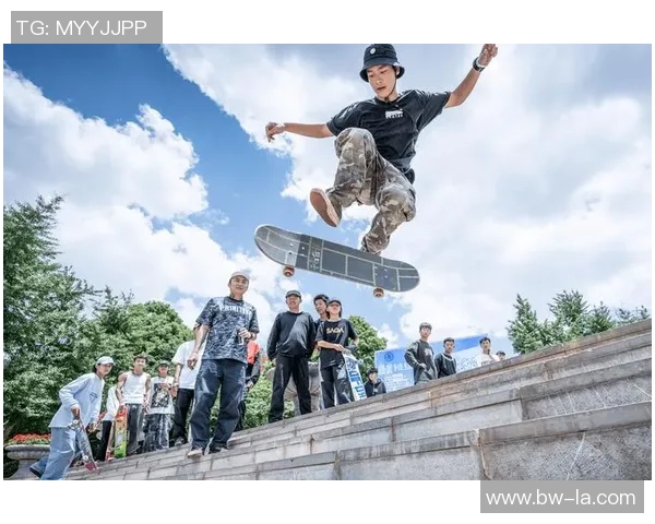 南京滑板队的节奏之旅:感受城市街头的青春与激情 南京滑板队的节奏之旅:感受城市街头的青春与激情